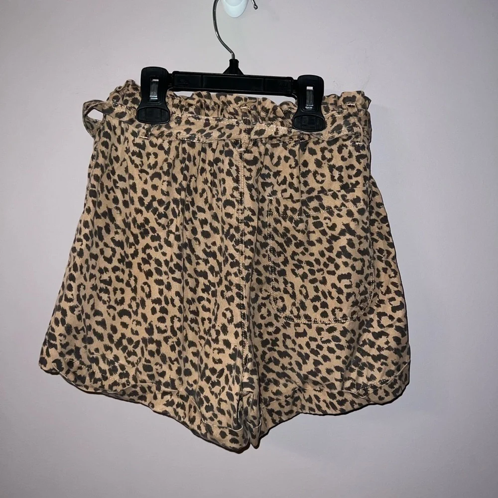 Light brown and grey cheetah print aerie shorts XS